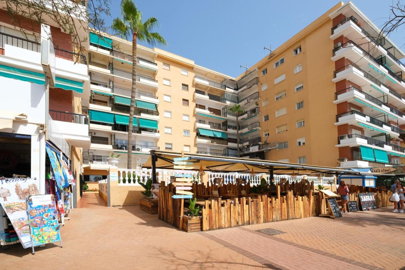 Apartamento Con Piscina En La Primera Linea De Playa De Fuengirola Exterior photo